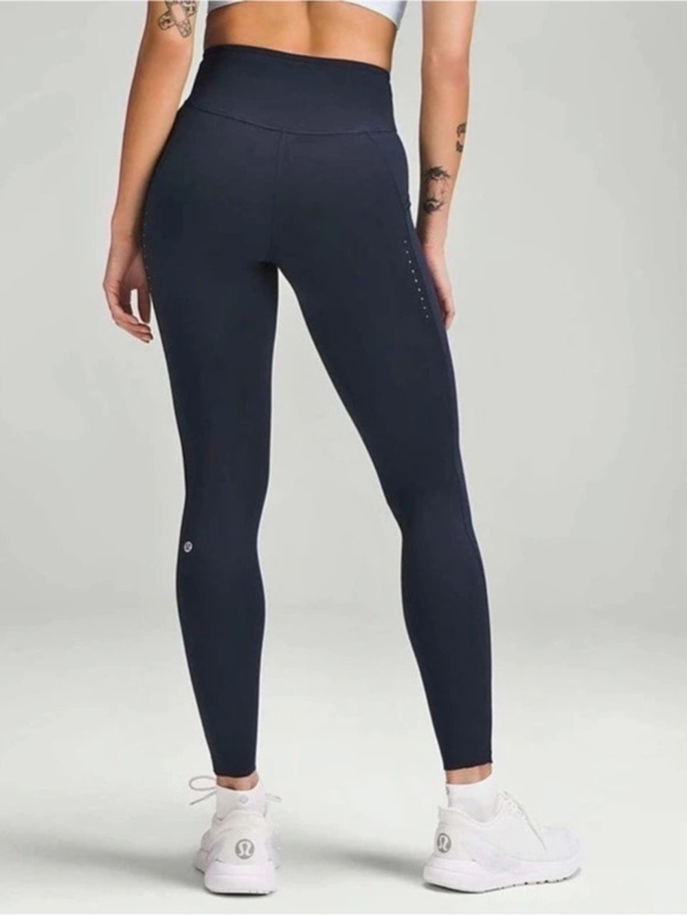 Lululemon Fast and Free High-Rise Tight 28" Pockets | True Navy | Size 6 - Picture 2 of 7